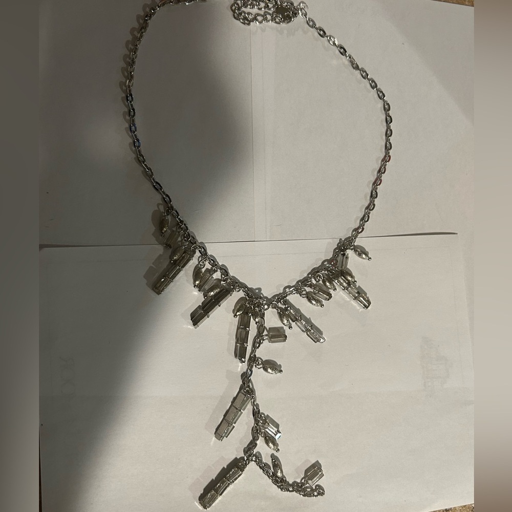 Elegant Silver Necklace with Crystal Accents